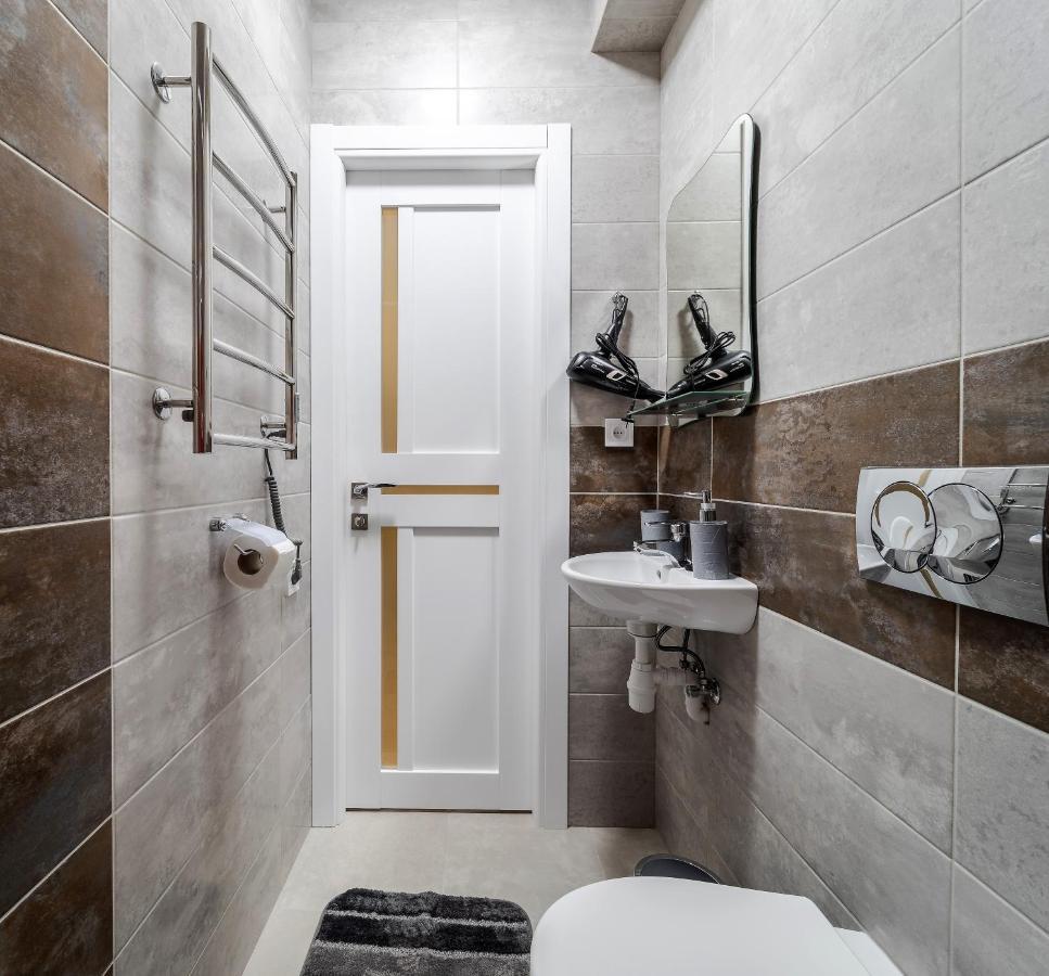 Apartment Golden Violin ! T