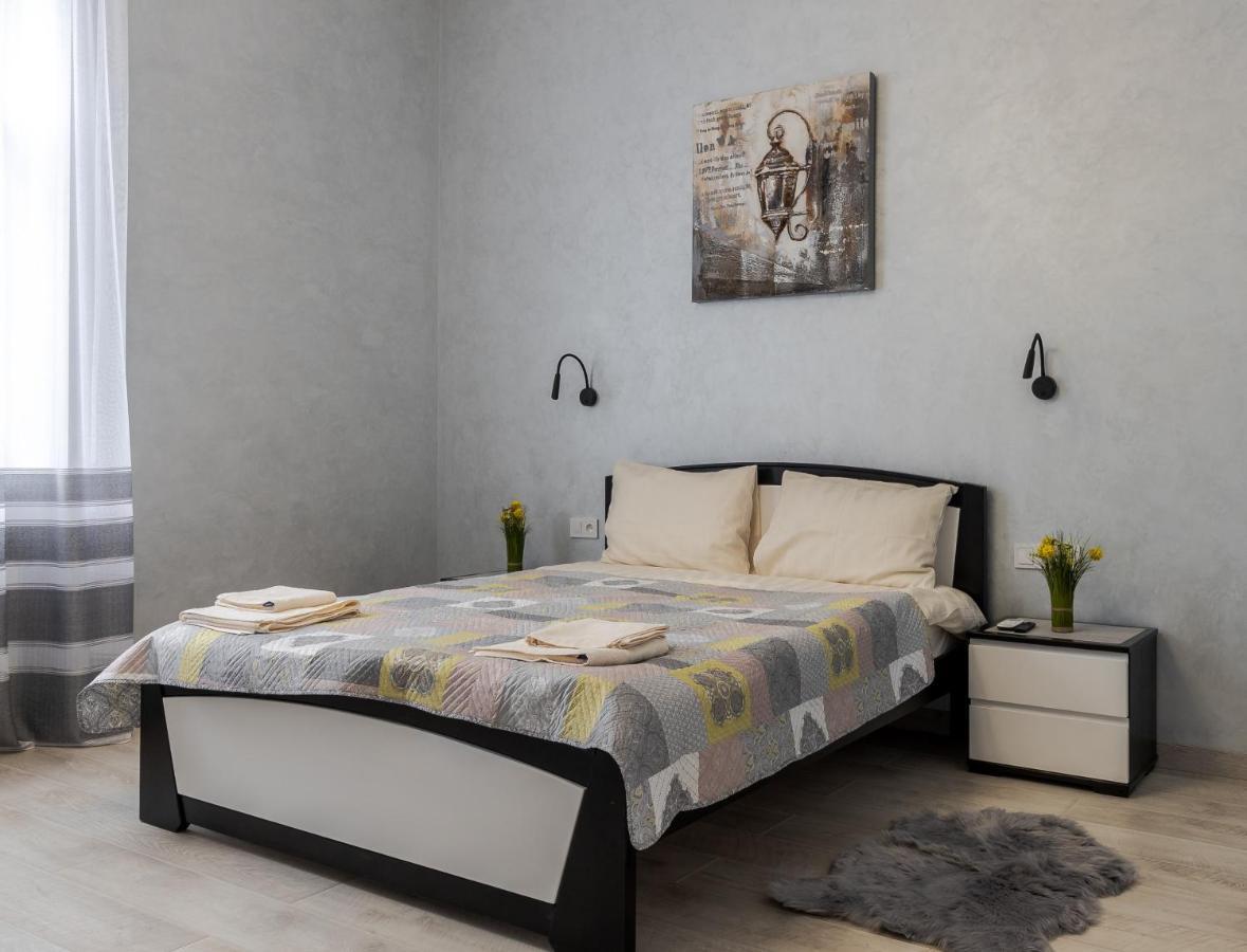 Golden Violin ! T Apartment *