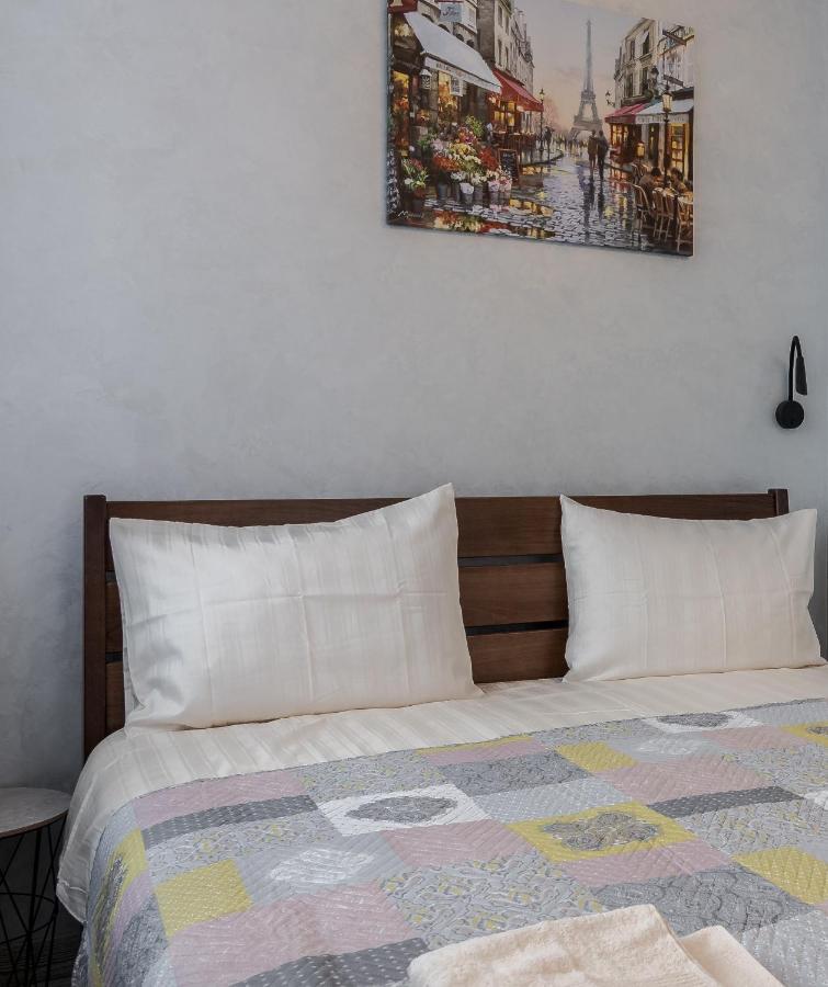 Golden Violin ! T Apartment *