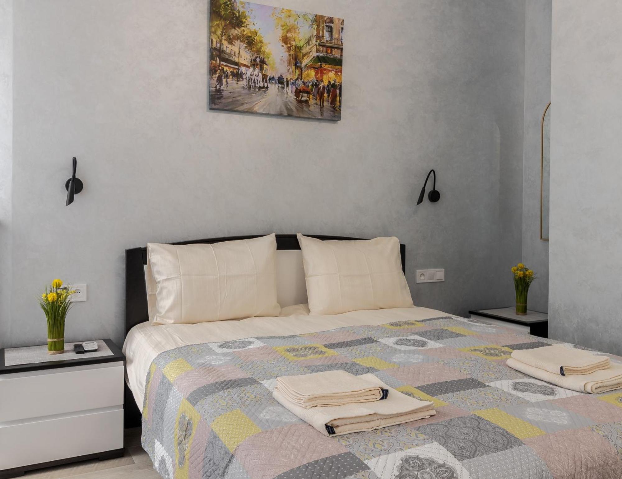 Golden Violin ! T Apartment *